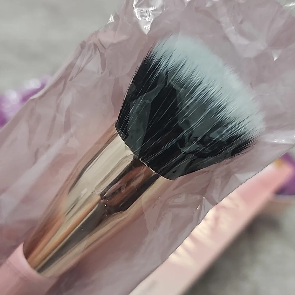 Mally XO Stress Less Foundation In Deep & Stippling Foundation Brush Set